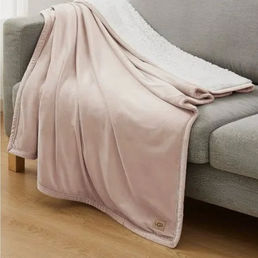UGG Bliss Cozy Faux Fur Throw Blanket Quartz Pink NWT